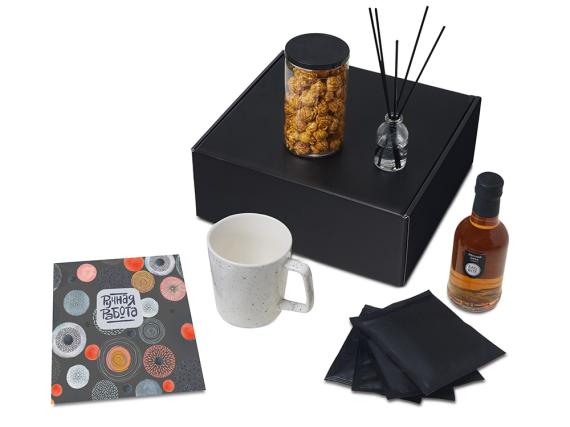 Подарочный набор «Re:y. Treat» с кружкой, сиропом и попкорном